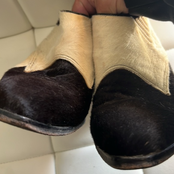 Vintage cowhide shoe boots does have heel wear but overall very good condition - Picture 8 of 11
